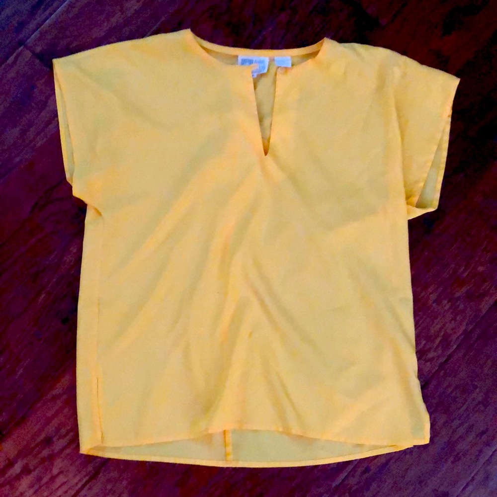 Anne Klein yellow fitted short sleeve blouse